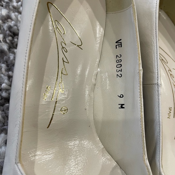 New vintage Caressa #28032 off white leather Stilleto pumps Spain size 9M - Picture 7 of 11